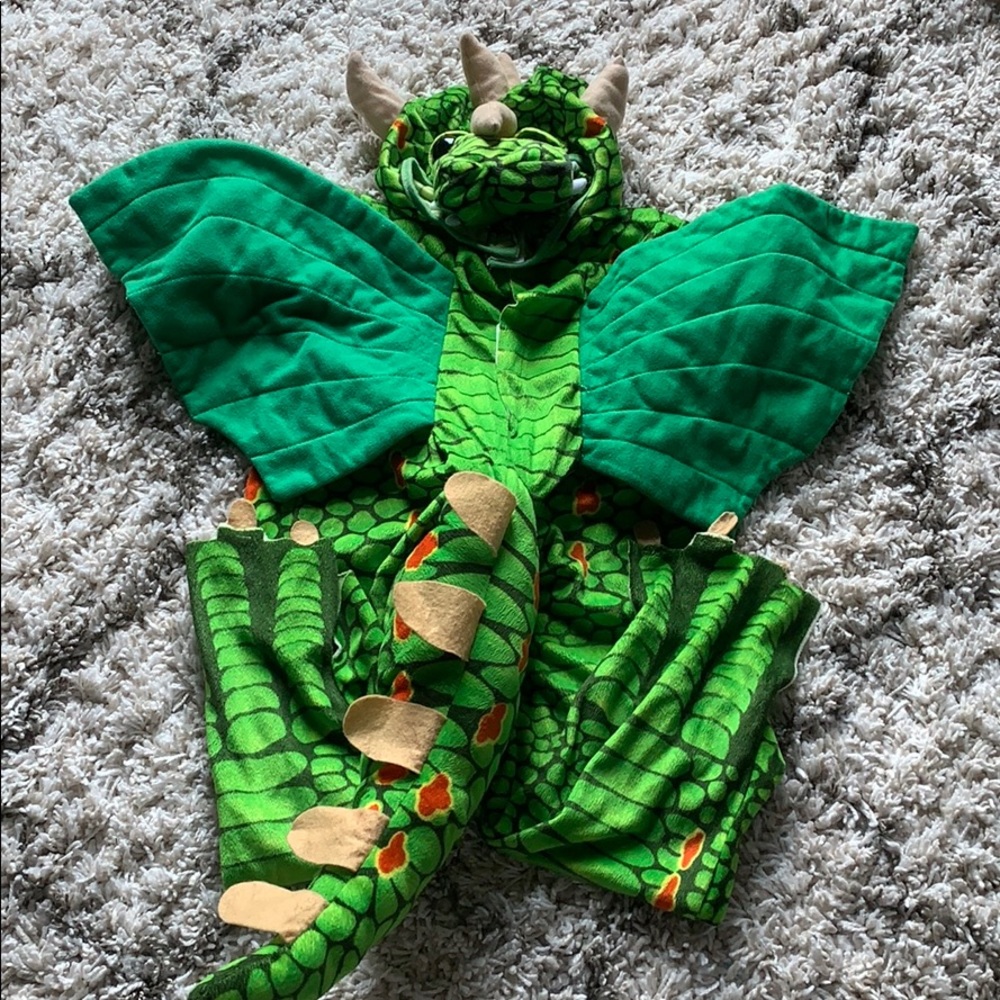 Kids dragon costume size 2-4 Years